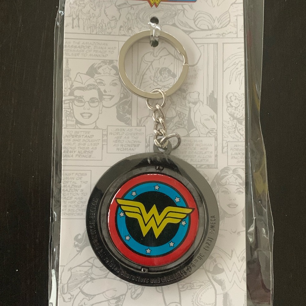 Wonder Woman Spinning Key Chain